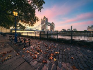Tower Bridge - Autumn sunrise