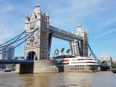 Le Boreal cruising through Tower Bridge