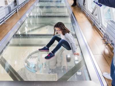 Child - Glass Floor 2