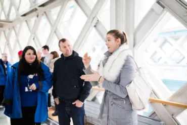 British Sign Language interpreter doing a guided tour on Tower Bridge
